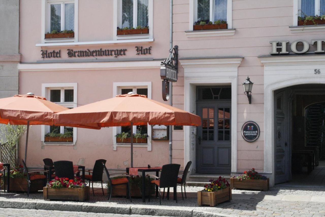 Stadthotel Brandenburger Hof Нойрупин Екстериор снимка