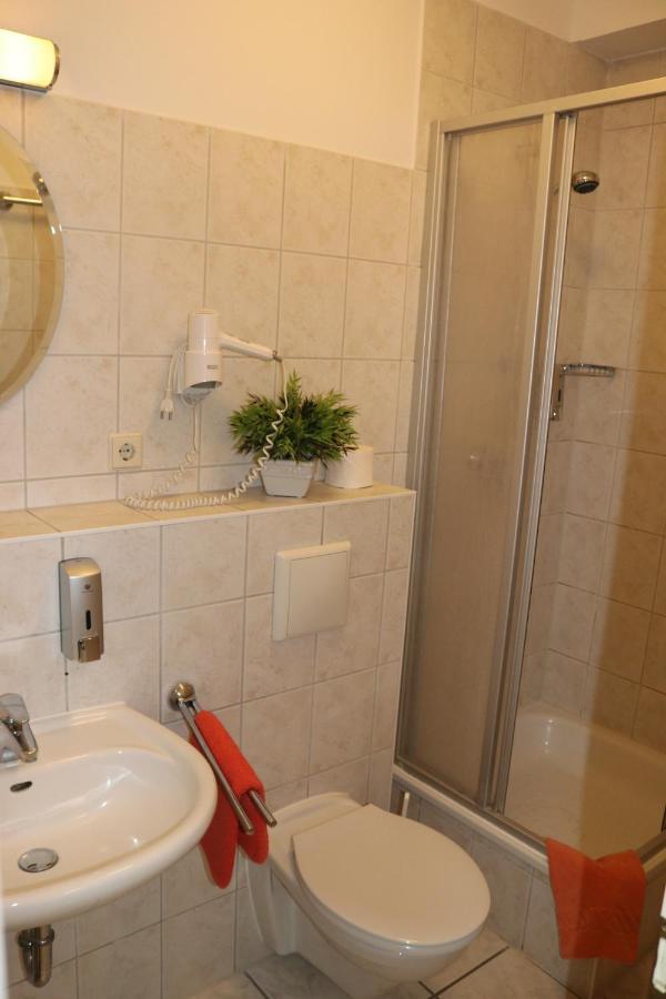 Stadthotel Brandenburger Hof Нойрупин Екстериор снимка
