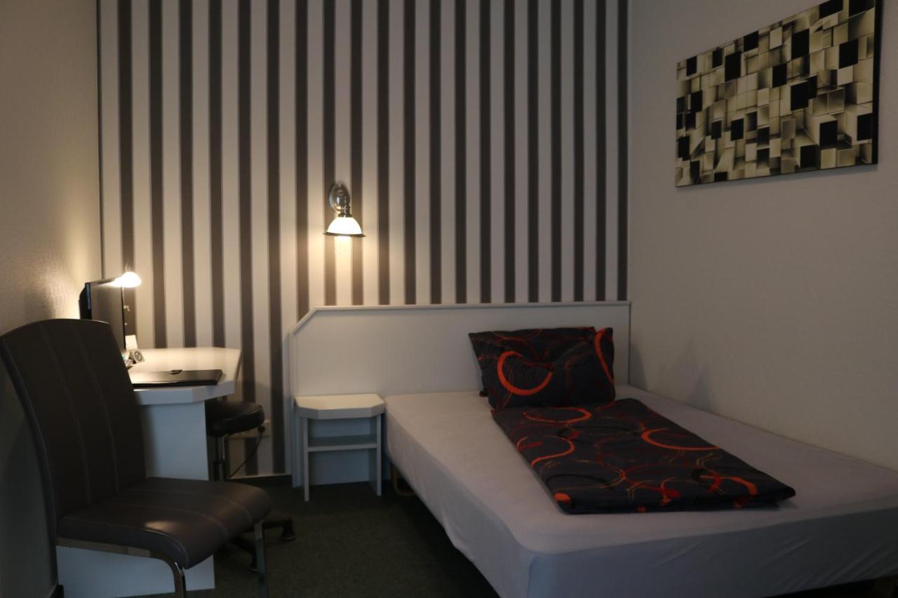 Stadthotel Brandenburger Hof Нойрупин Екстериор снимка