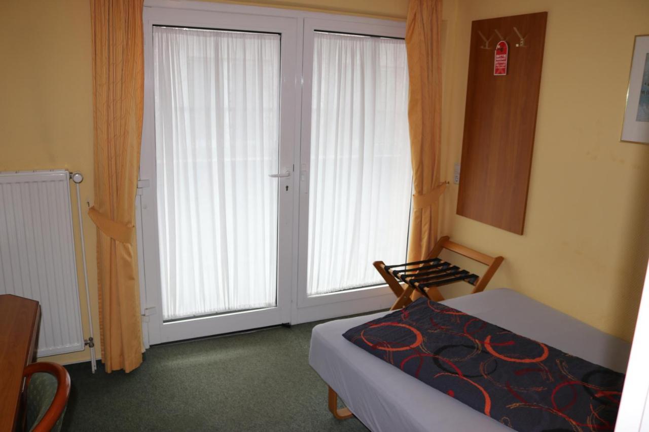Stadthotel Brandenburger Hof Нойрупин Екстериор снимка