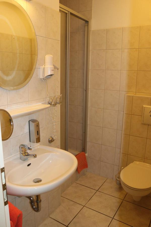 Stadthotel Brandenburger Hof Нойрупин Екстериор снимка